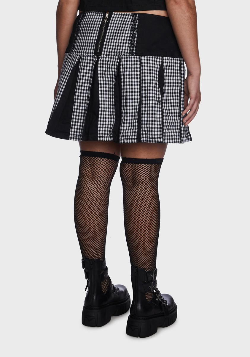 Tripp NYC Plus Size Gingham Pleated Mini Skirt - Black/White – Dolls Kill