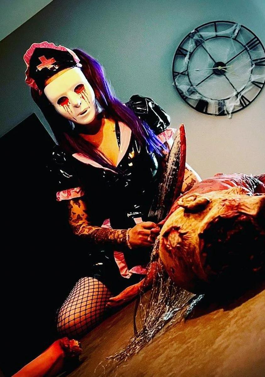Treatz Vinyl Nurse Costume Black/Pink – Dolls